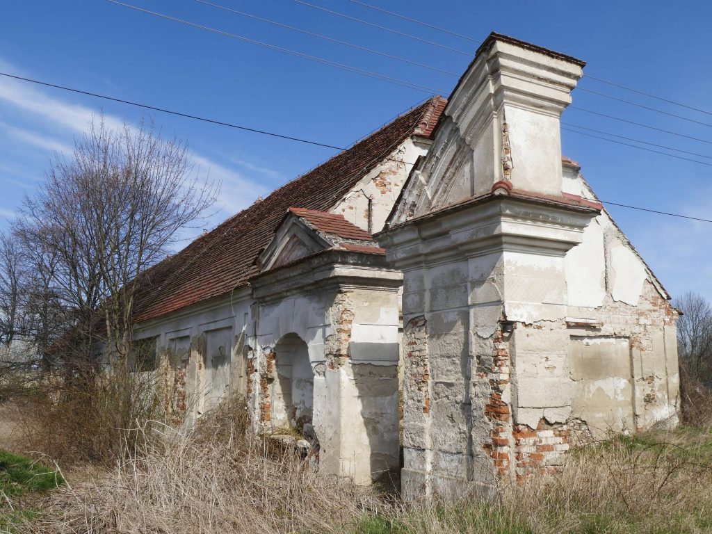 OLSZANY, pozostałości zabudowy oficynowej (fot. T. Dudziak, 2026)