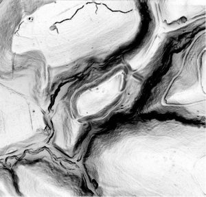 WITOSTOWICE, sky view factor (stopień widoczności nieba) otoczenia stanowiska na podstawie numerycznego modelu terenu (oprac. M. Legut-Pintal, P. Rajski, Katalog Zamków i Dworów Obronnych Śląska [https://zamki.pwr.edu.pl/]. Licencja: CC BY-SA 4.0 [https://creativecommons.org/licenses/by-nc/4.0/])